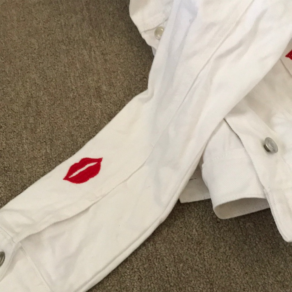 Embroidered denim jacket - Picture 5 of 6